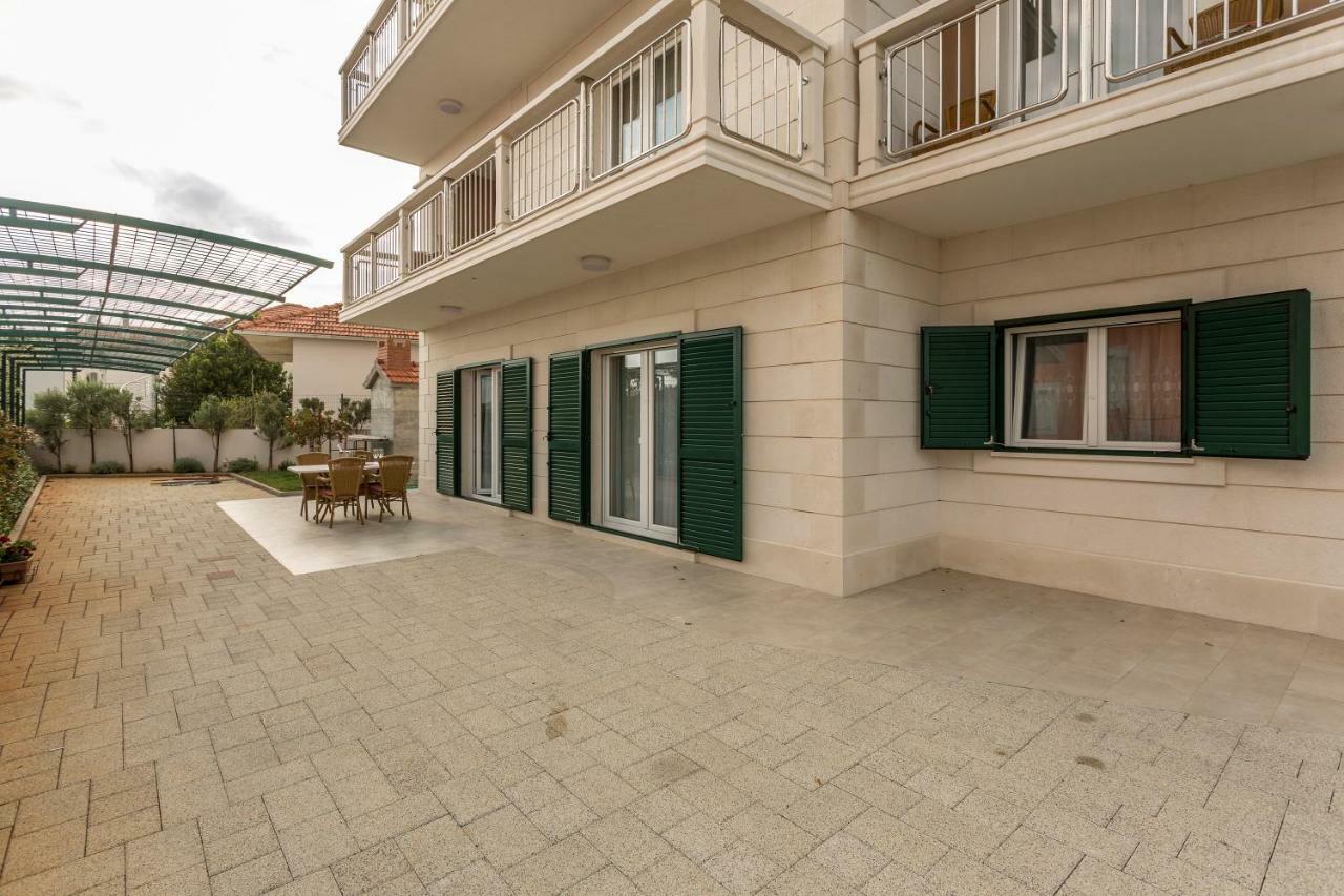Villa Flores Рогозница Экстерьер фото