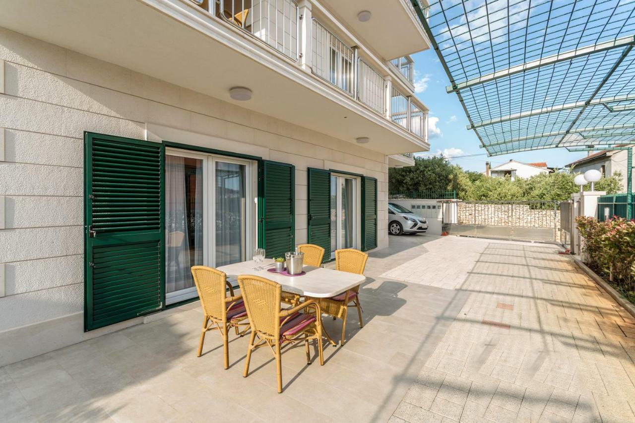 Villa Flores Рогозница Экстерьер фото